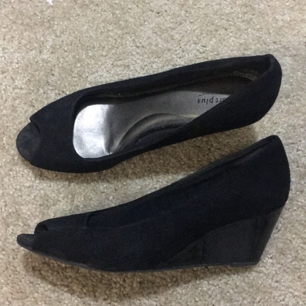 Peep toe wedges